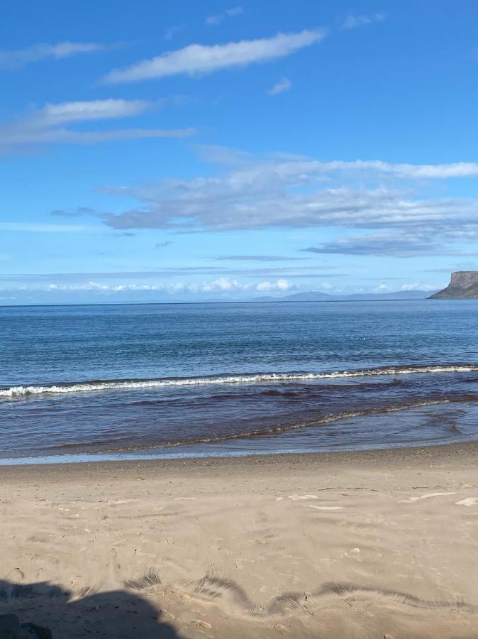 Causeway Coast Apartments Cora Marine Ballycastle Esterno foto